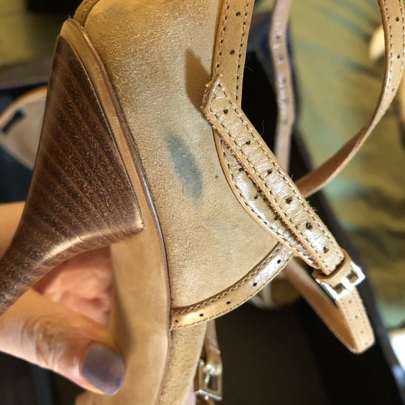 Gucci Tan Strappy Suede Heels - Picture 4 of 7